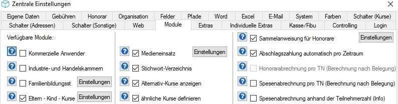 Dialog „Zentrale Einstellungen”, Reiter „Module”, Bereich „Verfügbare Module” mit gesetztem Häkchen bei „Eltern - Kind - Kurse” und Button „Einstellungen” daneben; weitere Module wie „Medieneinsatz”, „Stichwort-Verzeichnis” und „Familienbildungsst.” sichtbar