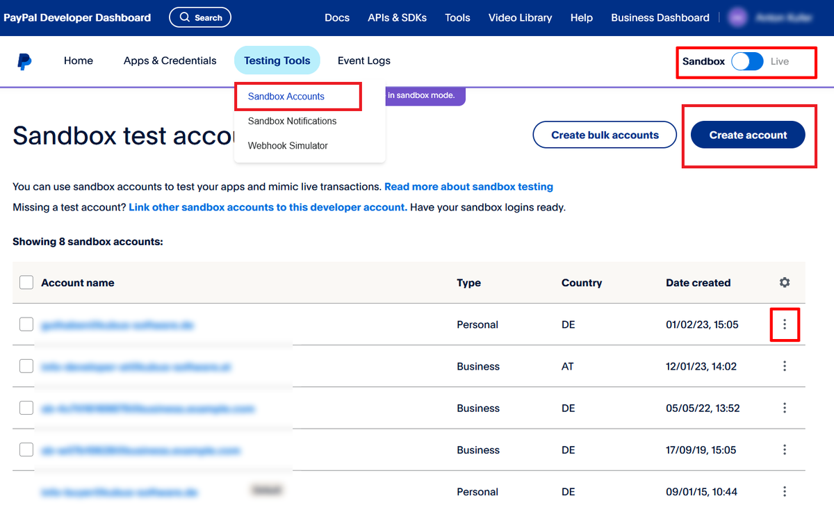 Sandbox-Testkonten im PayPal Developer Dashboard mit rot markiertem Umgebungs-Schalter, Menüpunkt Sandbox Accounts und Schaltfläche Create account