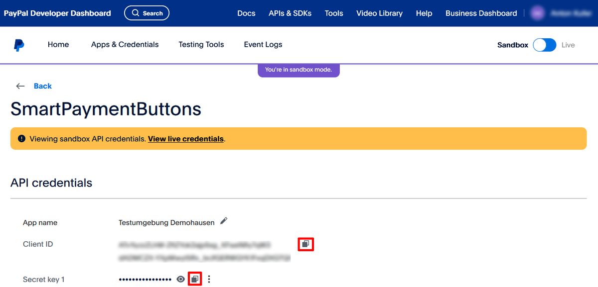 Detailansicht einer App mit App name, Client ID und Secret key sowie rot markierten Kopier-Schaltflächen